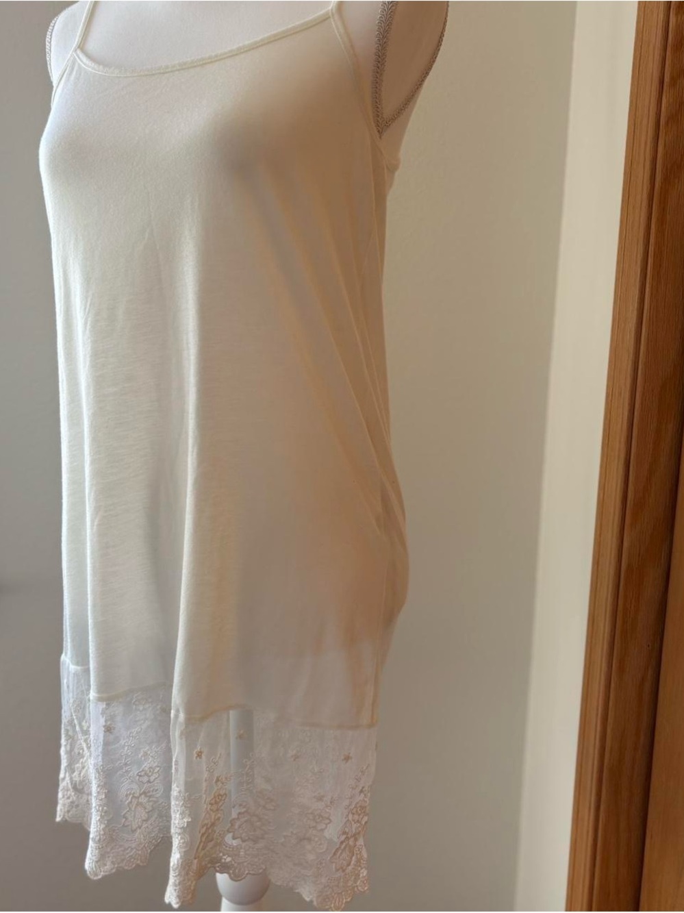 O2 Collection Ivory Scoop Neck Tank - Picture 3 of 6